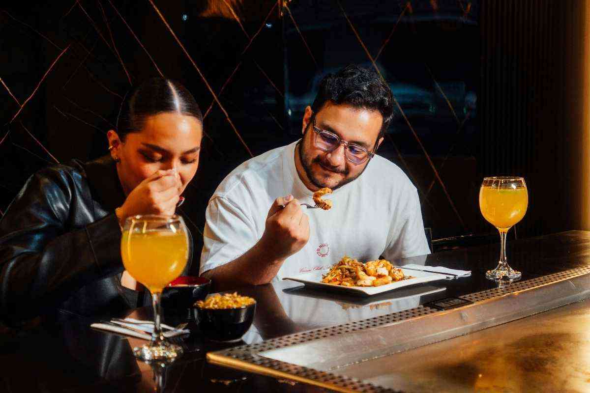 Claves culturales que moldean la cena tardía