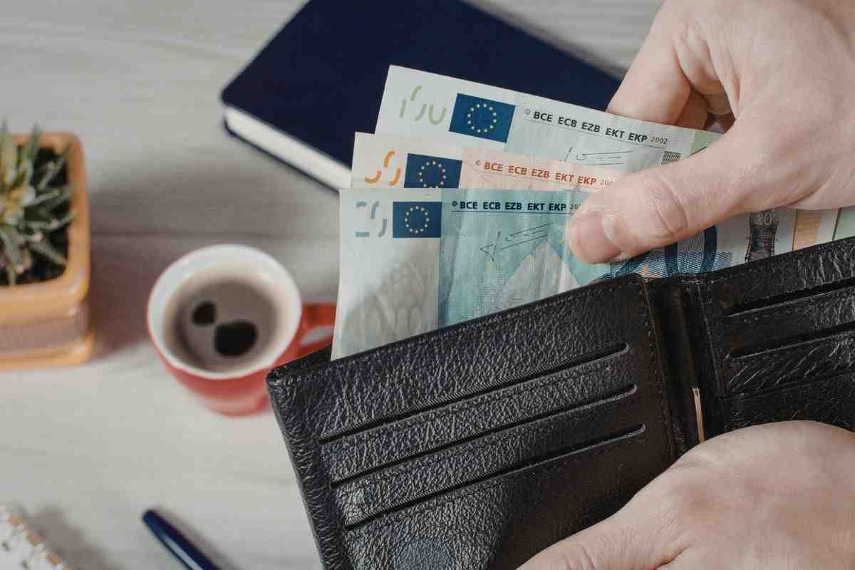 ¿Cuánto dinero se puede tener en casa legalmente en España?