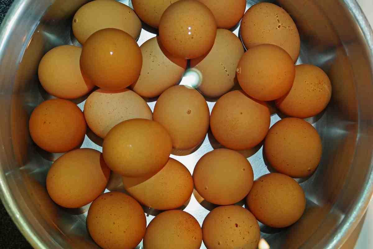 No desperdicies este agua: el uso sorprendente del líquido donde cociste huevos