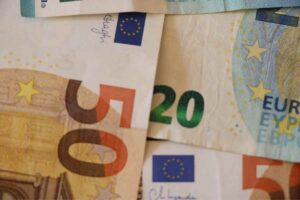 Jóvenes sin ingresos: estas ayudas podrían cambiar tu situación económica”