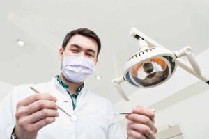 apoyos para pagar el dentista en España