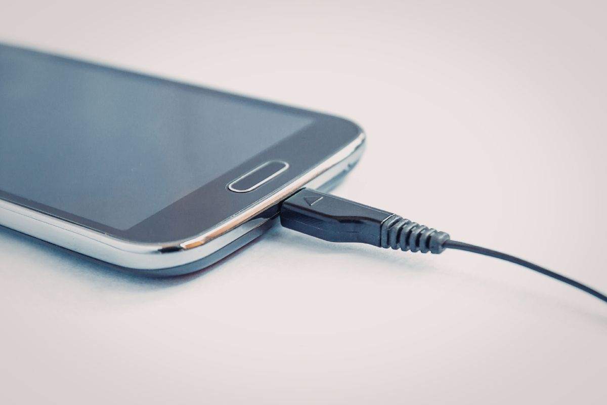 Cuánto cuesta realmente cargar el móvil y cuánto pagas por usar tu smartphone