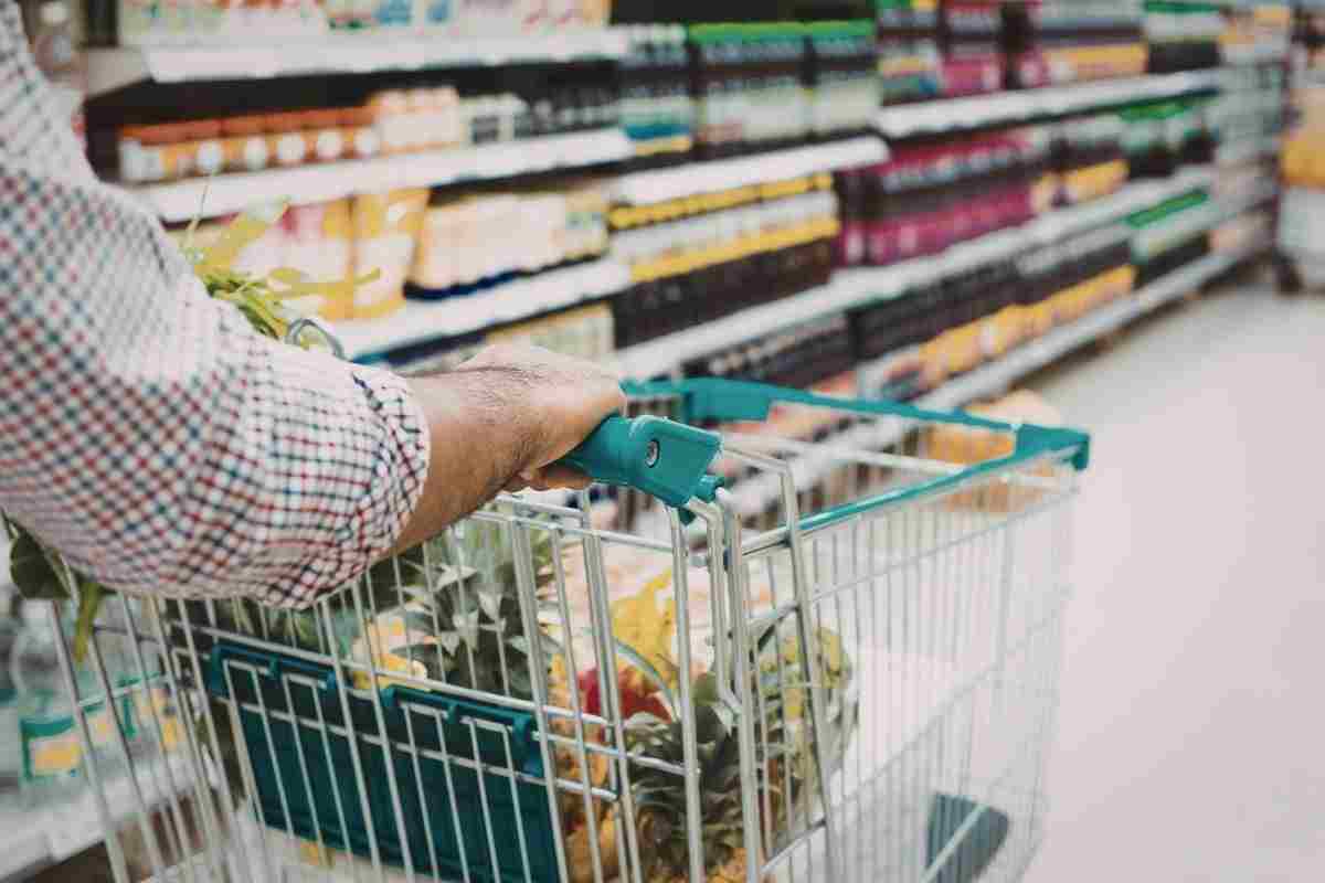 Por qué los supermercados cambian de lugar sus productos